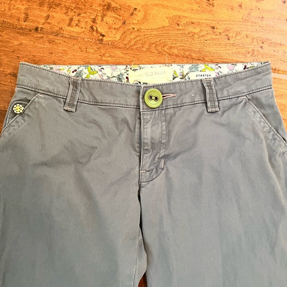 Old Navy Stretch Gray Pants with Green Button Size 1 - Picture 1 of 11
